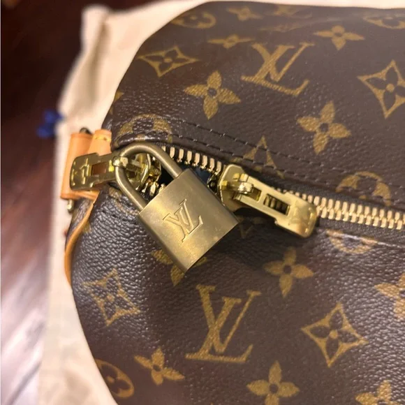 Louis Vuitton Monogram Keepall Bandouliere 50 Crossbody - Picture 4 of 15